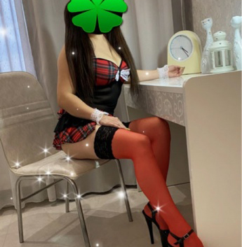 Живу в Москве 🌃 и знаю все его сокровенные уголки. Моя нежность и чувственность не оставит тебя равнодушным. У меня есть фото, чтобы ты мог оценить мою красоту и сексуальность. 📷
Мои услуги охватывают все, что ты только пожелаешь. 🌟 Я могу предложить тебе незабываемые массажи, экзотические танцы и многое другое. Я заботлива и умею прислушиваться к твоим желаниям. Мои руки могут доставить тебе истинное блаженство, а мои губы окутать тебя нежностью и страстью. 🔥
Отзывы моих клиентов говорят сами за себя. Высокая оценка моих услуг и способности превратить встречу в незабываемое путешествие оставляют людей полностью удовлетворенными. 🔝
Так что, если ты хочешь наслаждаться незабываемыми моментами в Москве, обращайся ко мне. Я гарантирую, что наше свидание станет по-настоящему особенным и оставит неизгладимое впечатление. 🌹💫 5377, 19 лет